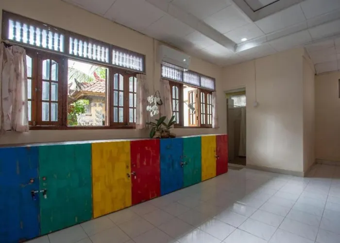 Hostel Nushe & *
