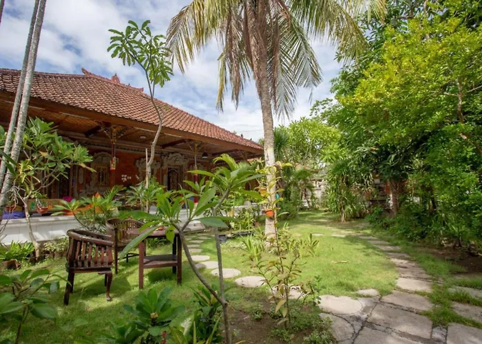 Hostel Nushe & Batununggul
